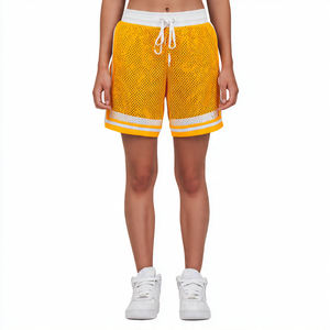 Ensemble short et haut en maille 100 % polyester pour femme, style streetwear, avec crop top sans manches et short à taille élastiquée avec cordon de serrage - Product Image 4