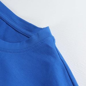 Camiseta de Algodón Transpirable, Moderna y Fácil de Combinar, Esencial para el Armario de Mujer, Ligera, Cómoda y Elegante, Ideal con Cualquier Prenda - Product Image 3