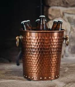 Cubo enfriador de champán de cobre puro hecho a mano de primera calidad con acabado decorativo martillado para accesorios de hotel y bar - Product Image 3
