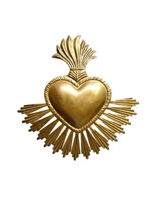 Venta al por mayor: Decoración de pared vintage de latón con Sagrado Corazón flameante, ex-voto milagroso, artesanía religiosa de metal para el hogar, estilo católico mexicano. - Product Image 2