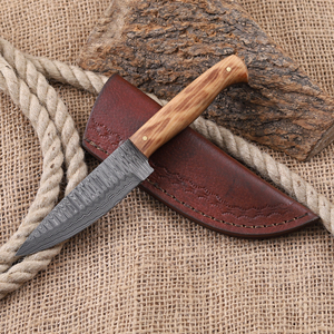 Cuchillo Nórdico de Acero de Damasco con Hoja Fija para Caza, Desollado y Camping, Mango de Madera de Olivo, Espiga Completa, Grado Industrial - Product Image 1