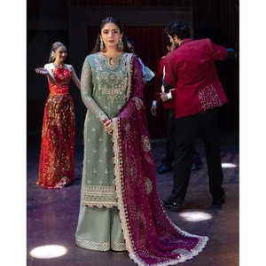 Hermoso Conjunto de Diseñador (Top, Pantalón y Dupatta) para Fiestas Indias y Pakistaníes - Product Image 2