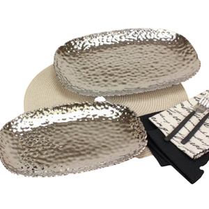 Plateau de service ovale en métal, fait main, poli, design glamour, vaisselle et assiettes pour fêtes, motif uni, passe au lave-vaisselle, finition artisanale - Product Image 1