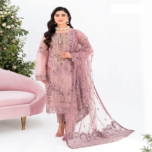 Robes de mariée indiennes en organza brodé de luxe, Salwar Kameez pour femmes, tenues de soirée, designs ethniques modernes Ramsha, vente en gros - Product Image 2