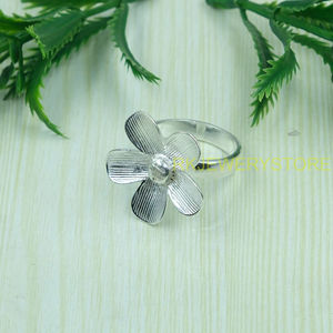 Bague Fleur en Argent Sterling 925 Faite à la Main, Bague Florale Tendance pour Femme, Bijou de Mode, Cadeau pour Femme, Petite Amie, Elle - Product Image 3