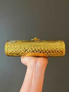 กระเป๋าคลัทช์งานฝีมือทำมือ ดีไซน์สร้างสรรค์ ขนาดสั่งทำได้  ตกแต่งลายนูนทองเหลือง สวยงาม ราคาคุ้มค่า จาก Universal Overseas - Product Image 5