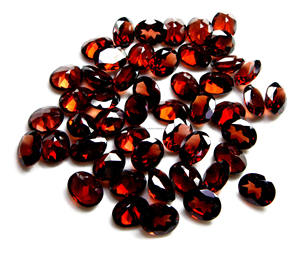 โกเมนสีแดงธรรมชาติ100% พลอยทรงหลวมตัดทรงรีขนาดกำหนดเองเครื่องประดับทำด้วยมือคุณภาพดีหินหลวมขายเป็นจำนวนมาก - Product Image 5