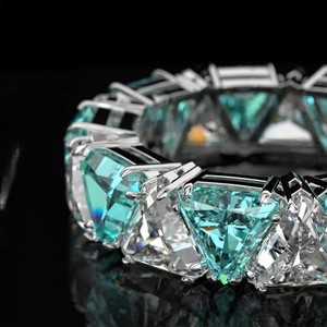 Anillo de Plata de Ley 925 de Lujo con Moissanita de Corte Triangular para Bodas, Fiestas y Aniversarios, Diseño Popular para Parejas - Product Image 2