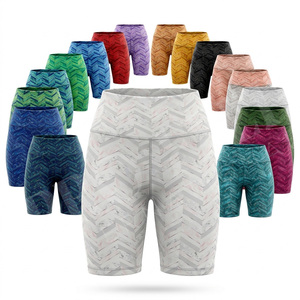Shorts de sport pour femmes tendance et élégants, sans couture, respirants, en polyester, pour la gym, le cyclisme, la course à pied, coupe ajustée - Product Image 1