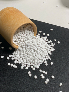 Masterbatch de remplissage pour film d'emballage, haute teneur en CaCO3, PE, PP, PS, haute opacité, excellente dispersion, pour tuyaux et bouteilles en plastique - Product Image 3