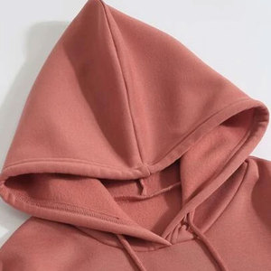 เสื้อฮู้ดดี้ลายกราฟิกสีชมพูอมเทาพรีเมียมสำหรับผู้ชาย |   เสื้อพูลโอเวอร์พิมพ์ลายหน้าอกลายหัวใจสีขาว |   ชุดออกกำลังกายสไตล์เมืองทันสมัย - Product Image 3