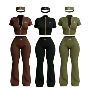 Conjunto Deportivo de 3 Piezas con Logotipo Personalizado para Mujer, Sudadera con Capucha, Diadema, Chaqueta con Cremallera de Manga Corta y Pantalones Acampanados - Product Image 1