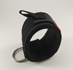 Sangle de soutien réglable pour poignet Profit Sport avec fermeture auto-agrippante pour la musculation et l'entraînement en force, noir et rouge - Product Image 5