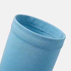 Manchons de compression bleu clair anti-UV respirants en polyester 80g pour femme adulte, sans couture, teint uni, protection cycliste - Product Image 6