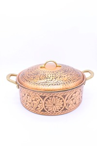 Marmite en cuivre gravée avec couvercle, double poignée, design oriental, compatible four, gaz et induction - Product Image 1