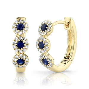 Boucles d'oreilles Huggie en saphir bleu diamant, or jaune 14 carats, taille ronde, naturelles, 0,45 TCW - Product Image 2