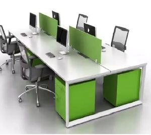 โต๊ะเวิร์กสเตชันแบบแยกส่วนที่ทันสมัยพร้อมพาร์ทิชันสีเขียวและลิ้นชักสำหรับพื้นที่สำนักงานที่ทำงานร่วมกันและการผลิตของทีม - Product Image 1