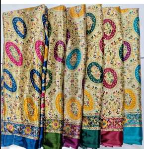 Sari de Seda India con Motivos Florales Impresos Digitalmente y Bordes Coloridos para Bodas, Estilo Tradicional Largo Hasta el Suelo para Mujer - Product Image 2