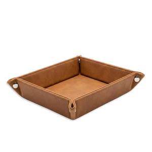 Bandeja Decorativa Cuadrada de Cuero Marrón, Diseño Minimalista con Esquinas Metálicas y Asa, para Uso en el Hogar y la Oficina - Product Image 1