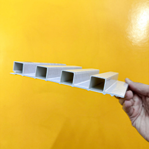 Panel de Pared Moderno de Madera y Plástico Compuesto, Acanalado, Resistente al Agua y al Fuego, Fábrica en Vietnam - Product Image 1