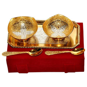 Ensemble de 2 bols en laiton plaqué argent en forme de fleur avec plateau et cuillères, vaisselle en métal finement sculpté dans une boîte cadeau en velours bleu - Product Image 2