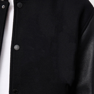 Veste de baseball universitaire personnalisée avec logo, en laine pour hommes, veste varsity courte noire, fabricants avec service OEM en gros - Product Image 6