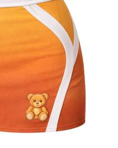 ชุดเซ็ตกระโปรงสองชิ้นสีส้มไล่เฉดสำหรับผู้หญิง เสื้อครอปแขนกุด กระโปรงมินิเอวสูง ผ้าสเตรช ชุดน่ารักสำหรับฤดูร้อน - Product Image 6