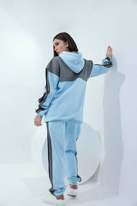 Ensemble de survêtement décontracté en molleton deux pièces pour femme, avec sweat à capuche color block 100 % coton 400 GSM et pantalon de survêtement large, fournisseur OEM - Product Image 2