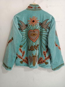Veste pour femmes en velours turquoise brodée de motifs Suzani, offrant confort et style, manteau bohème pour femmes, cadeau idéal pour les enseignantes - Product Image 4