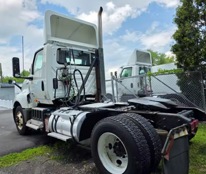 Mejor Precio 2020 2021 International LT625 DAYCAB S/A Eje Único de Servicio Pesado - 400HP, Camión Usado con Cabina Diurna Manual/Automática en Venta - Product Image 2