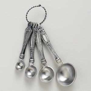 Ensemble de cuillères à mesurer en métal vintage faites à la main, 4 pièces, lavage à la main uniquement, outils de cuisine durables, cuillère à mesurer - Product Image 1