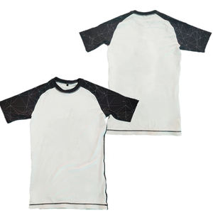 เสื้อรัดกล้ามเนื้อคุณภาพสูงแบบสั่งทำพิเศษสำหรับ MMA แขนสั้นแบบแร็กแลน ป้องกันรังสียูวี เสื้อสำหรับเด็กเล่นเซิร์ฟ พิมพ์ลายแบบซับลิเมชั่น - Product Image 6