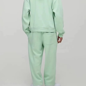 Conjunto de Sudadera con Capucha Oversize de Forro Polar Liso Estilo Urbano con Bordado y Estampado Puff, y Pantalones de Chándal de Dos Piezas para Hombre, Chándales Personalizados Tipo Pullover - Product Image 3