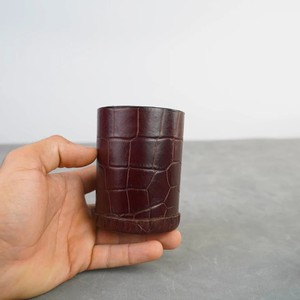 Nouvel Arrivage – Gobelets à Dés Multifonctionnels en Cuir de Vachette 100% Véritable, Style Boîte, Conception OEM Personnalisée, Dés Authentiques - Product Image 1