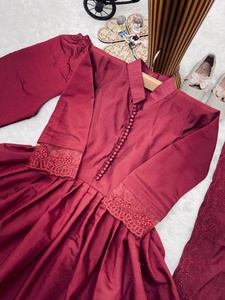Costume Anarkali traditionnel tendance pour filles avec dentelle, pour mariage et fêtes, provenant d'un fournisseur indien - Product Image 5