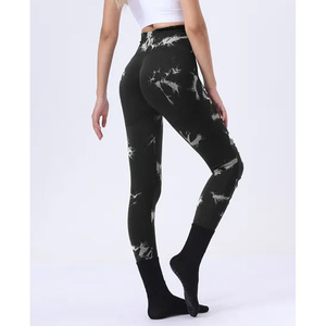 Leggings de yoga et d'entraînement taille haute pour femme, très élastiques, tie-dye, à découpes, effet push-up fessier - Product Image 2