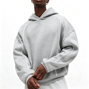 Sweat à capuche personnalisé gris chiné, coupe oversize et carrée, design sans cordons, style streetwear urbain, en coton vierge pour homme - Product Image 1