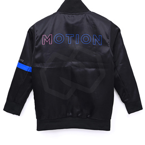 Veste universitaire en satin noir pour homme NIZA GEAR, col montant, boutons sur le devant, manches bleues à rayures, logo personnalisé - Product Image 2