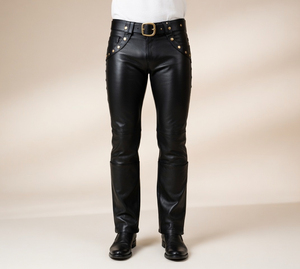 Pantalones de cuero moto negros para hombre, de cintura media, pierna recta, con remaches dorados - Product Image 3