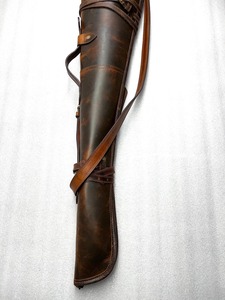 Étui de transport tactique en cuir personnalisé pour armes à feu avec système MOLLE et sangle d'épaule réglable à dégagement rapide pour la chasse et le stockage sécurisé - Product Image 3