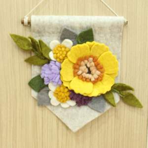 Adorno de Pared de Fieltro en Forma de Arco Hecho a Mano con Diseño Floral, Decoración para Cumpleaños - Product Image 2