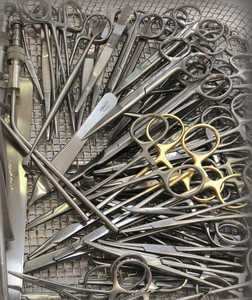 Juego de Instrumentos Quirúrgicos Menores GU de Alta Calidad - Acero Inoxidable - Product Image 1