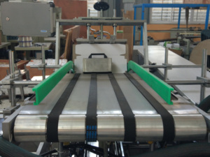 Machine <span class=keywords><strong>d</strong></span>'<span class=keywords><strong>emballage</strong></span> de boîtes de mouchoirs en papier entièrement automatique à grande vitesse avec certification CE - Product Image 5