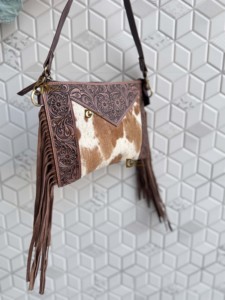 Bolso de Mano de Cuero con Flecos y Grabado a Mano, Diseño 2026, Elegante, de Cuero Vacuno, Color Marrón, Multiusos para Mujer - Product Image 2
