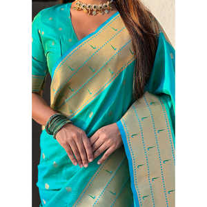 ผ้าไหมพิธานีสีเขียวทะเล ทอลายซารี กูดี ปาดวา สำหรับงานพิเศษ เสื้อผ้าอินเดียและปากีสถาน ผ้าทอชั้นดี น้ำหนัก 0.65 กรัม - Product Image 1