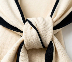 Châle enveloppant tendance pour femme avec fermeture à nœud, cape châle pour le quotidien et les voyages, écharpe enveloppante tricotée minimaliste et confortable, cape d'hiver OEM/ODM - Product Image 4