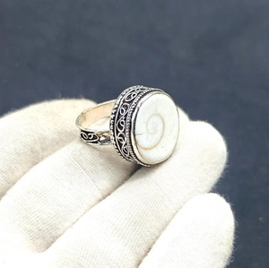 Anillo Hecho a Mano de Plata de Ley 925 con Concha Natural de Shiva, Gema Ojo de Shiva, Joyería Boho, Anillo Elegante, Regalo para Ella - Product Image 1