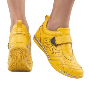 Zapatos de Karate Minimalistas de Cuero Sintético Blanco con Perforaciones Laterales Discretas, Suela Plana, Calzado de Práctica para Dojo Interior, Uniforme para Adultos - Product Image 4