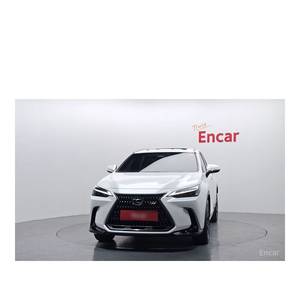 Lexus NX Premium 2024 con Volante a la Izquierda, Asientos de Cuero, Cámara Trasera, 18,937 km, 2024/11 - Product Image 3