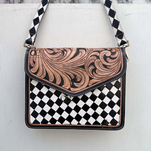 กระเป๋าหนังแกะสลักลายตารางหมากรุกสไตล์โบฮีเมียนตะวันตก ทำมือ ดีไซน์เฉพาะตัว - Product Image 1